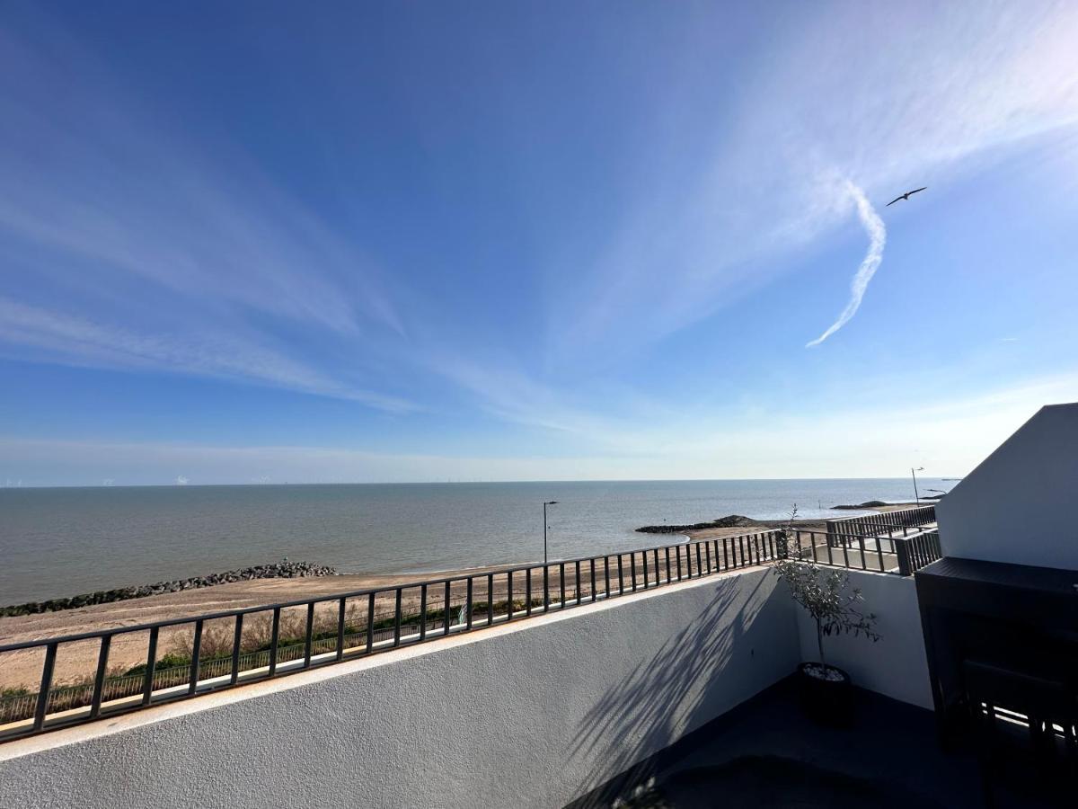 Ultra Luxury Beach Penthouse Holland-on-Sea Exterior photo