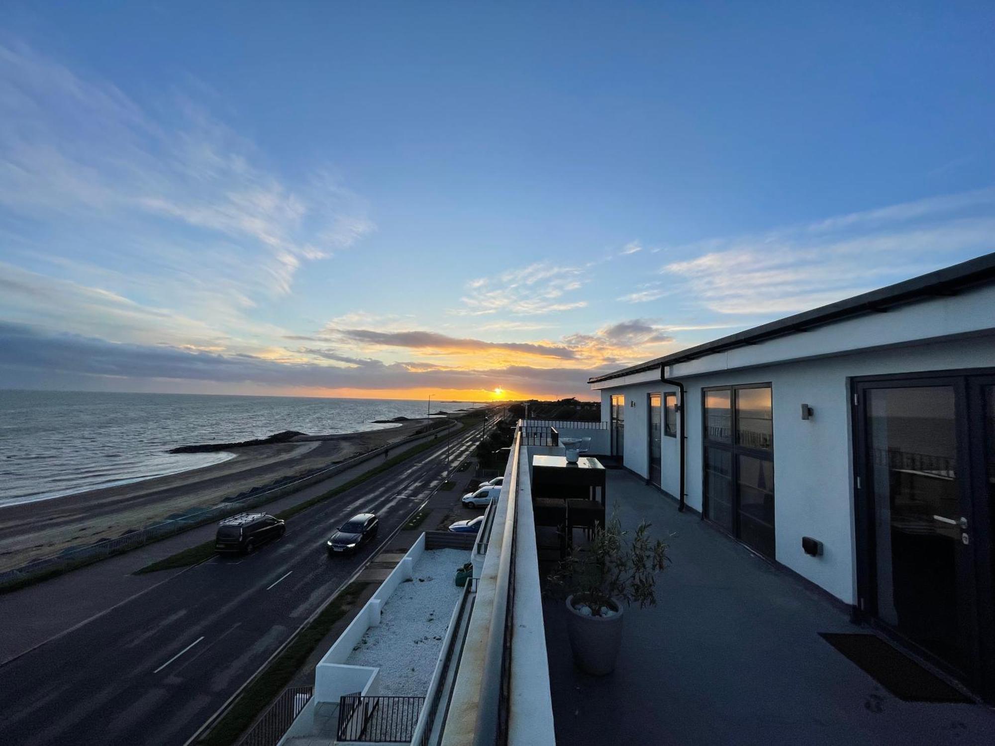 Ultra Luxury Beach Penthouse Holland-on-Sea Exterior photo