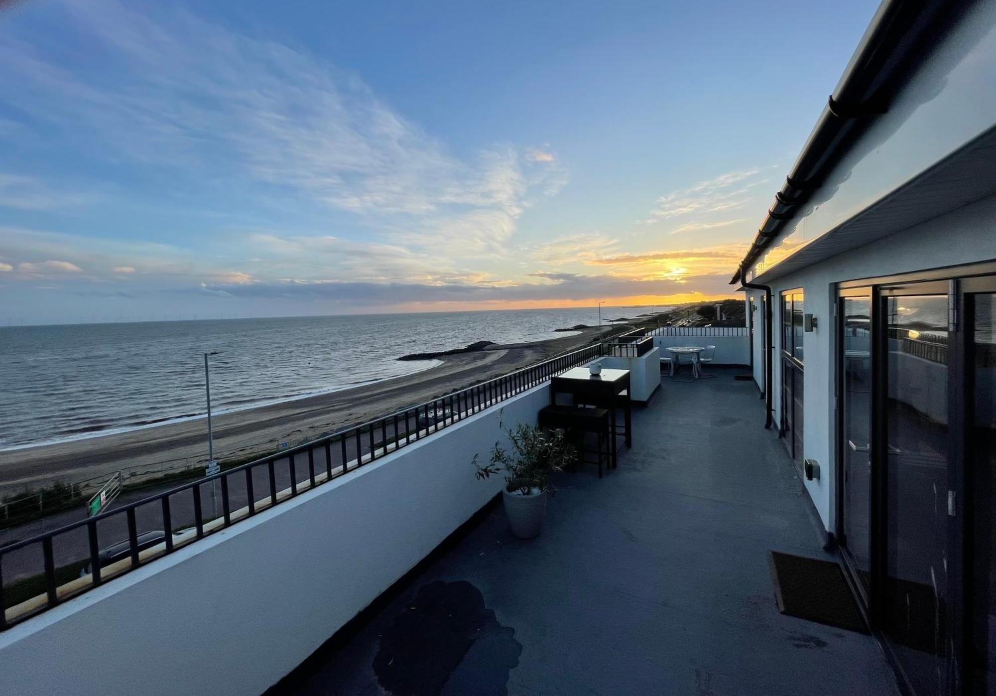 Ultra Luxury Beach Penthouse Holland-on-Sea Exterior photo